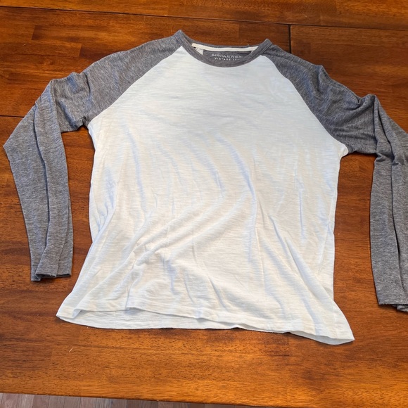 Long sleeve t-shirt